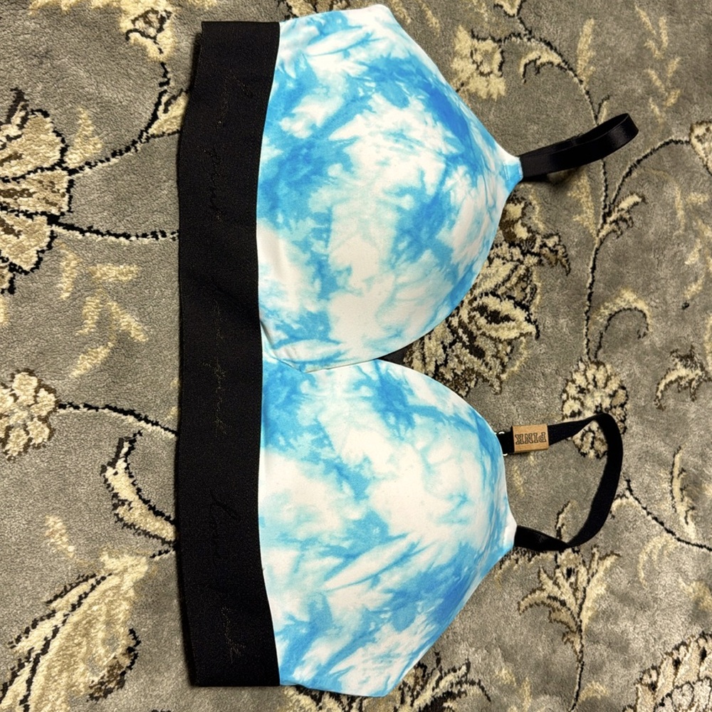 Victoria Secret PINK wireless push up Bra